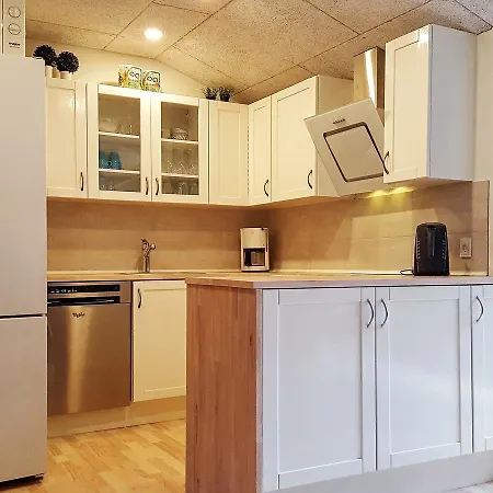 Four Bedroom Holiday In 56 בית נופש בלבאנד