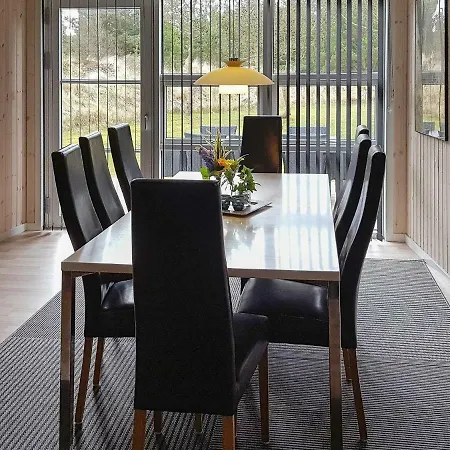 Four Bedroom Holiday In 56 *