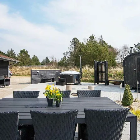Four Bedroom Holiday In 56 בית נופש *